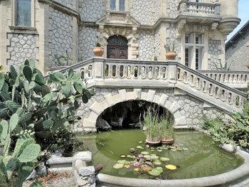 Château  Mandirac ©2011 Marlane O'Neill.  All rights reserved.